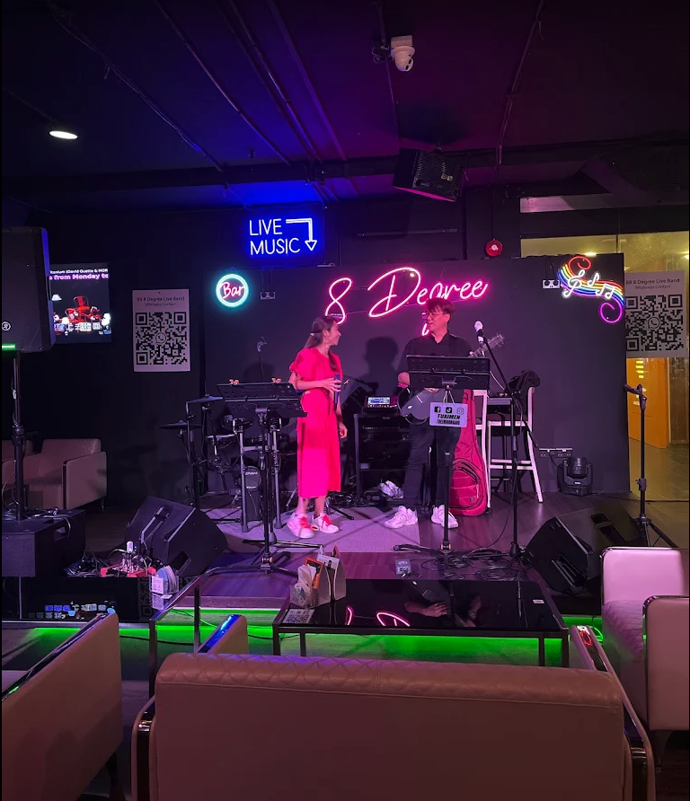 8 Degree Lounge Bukit Batok thumbnail 2