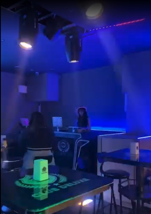 Club Deluxe thumbnail 5