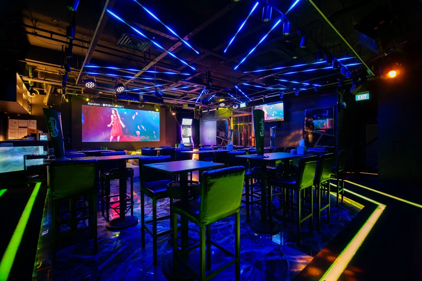Delulu Karaoke Bar thumbnail 2