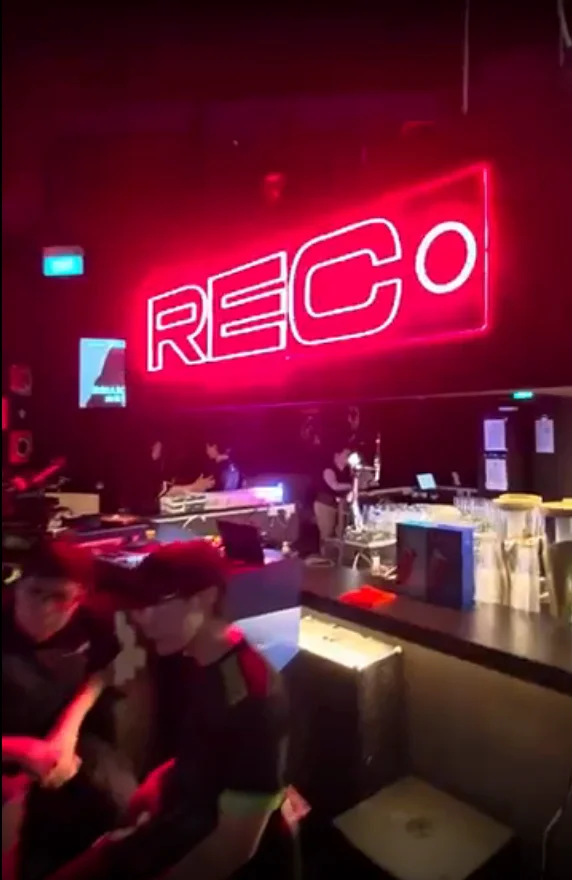 REC Studio Bar thumbnail 4