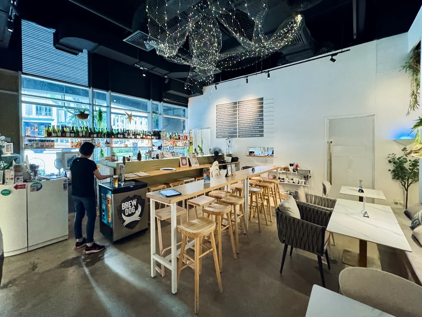 Vibez Bistro Bar thumbnail 2
